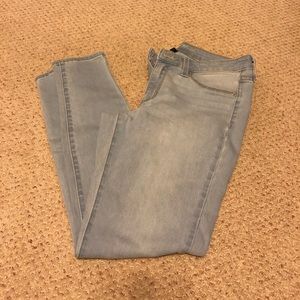 Universal Thread Light Wash Jeggings